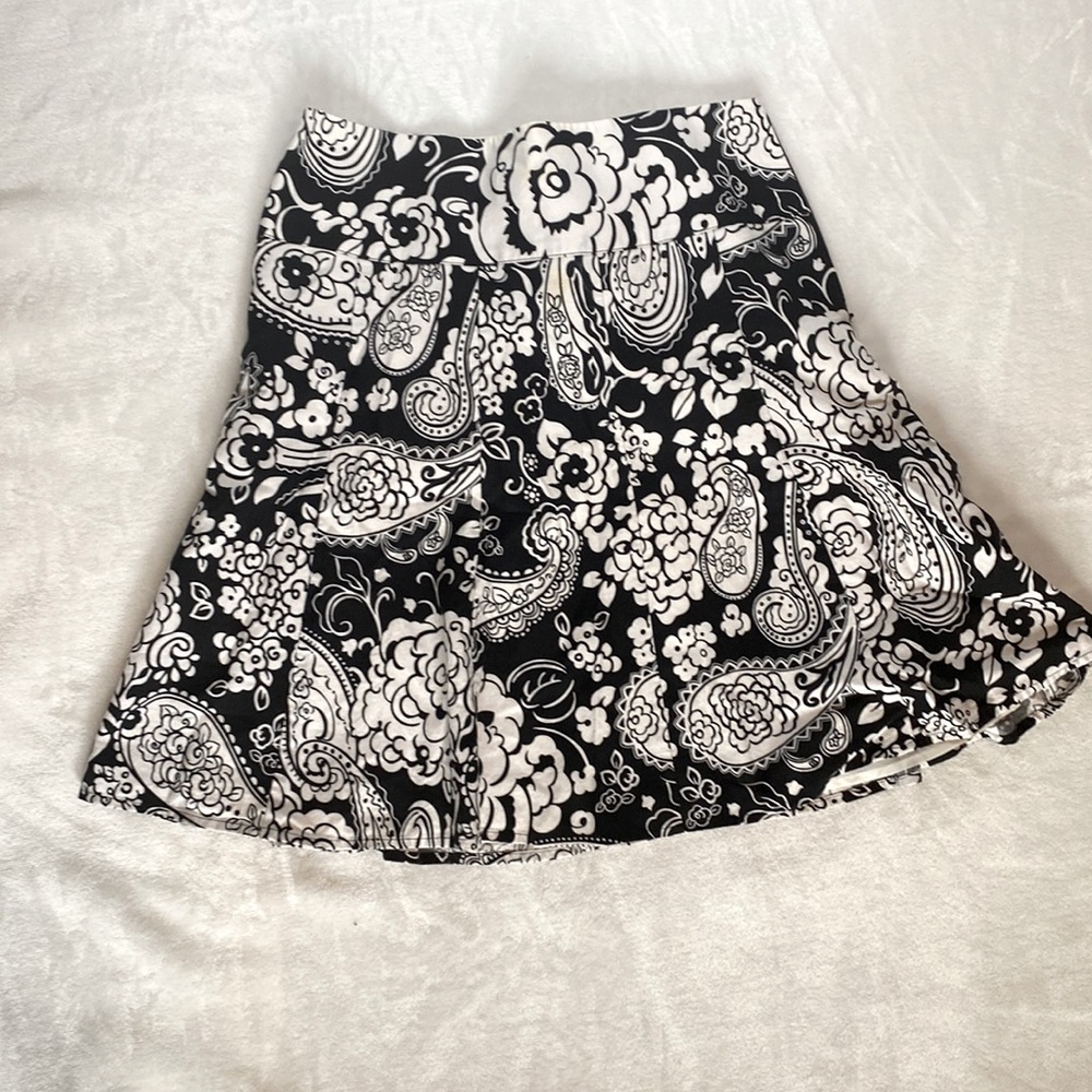 Ann Taylor Womens 4 Petite Black White Floral A Line Skirt Flat Front Lined Mini